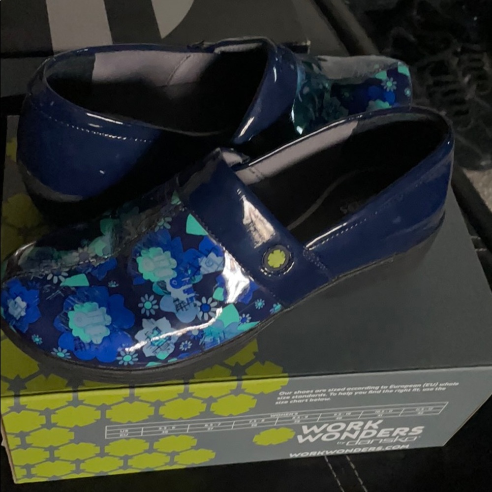 Slip resistant shoes
